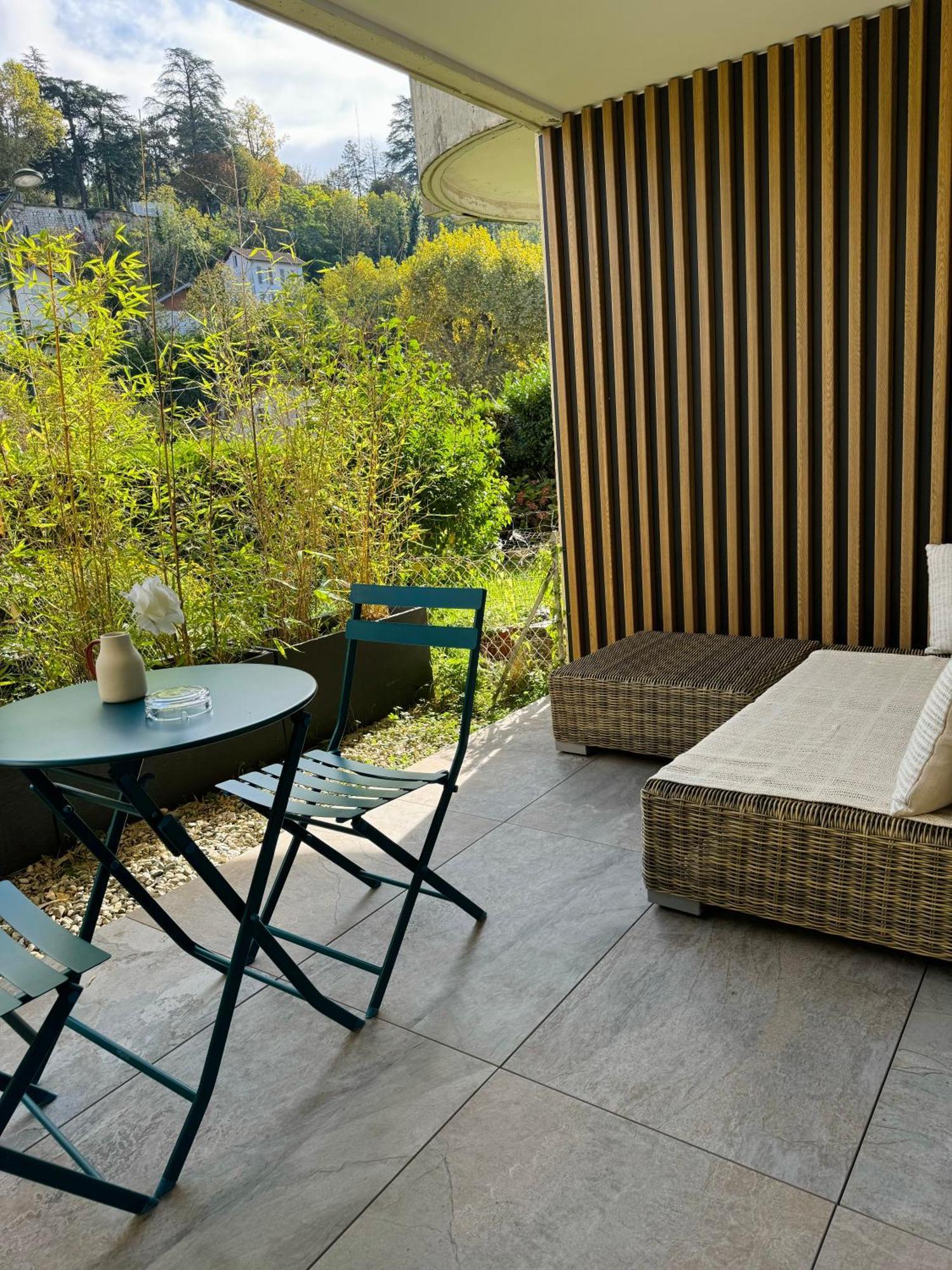 O2m Aix Les Bains Apartment *